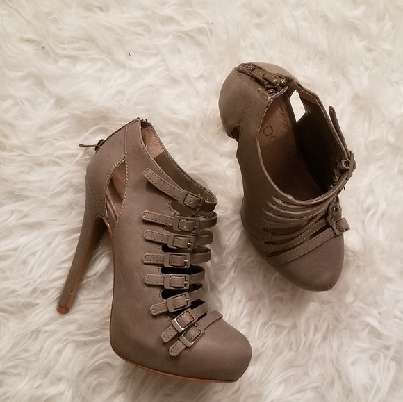 High heels - Picture 3 of 3